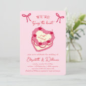 Wir binden die Knot Coquette Cherry-Hochzeit Einladung (Stehend Vorderseite)