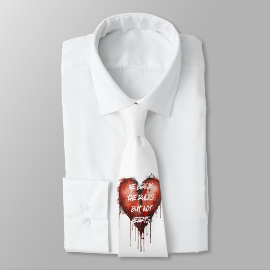 Wir brechen die Regeln, aber nicht das Herz-T-Shir Krawatte (Gebunden)