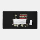 Wir, die Menschen vertrauen Jesus - die US-Flagge  Schreibtischunterlage (Tastatur & Maus)