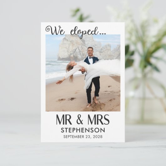 Wir entwickelten eine moderne minimalistische Ankü (Stehend Vorderseite)