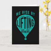 Wir erheben uns, indem wir andere inspirierende Zi Karte (Gelbe Blume)