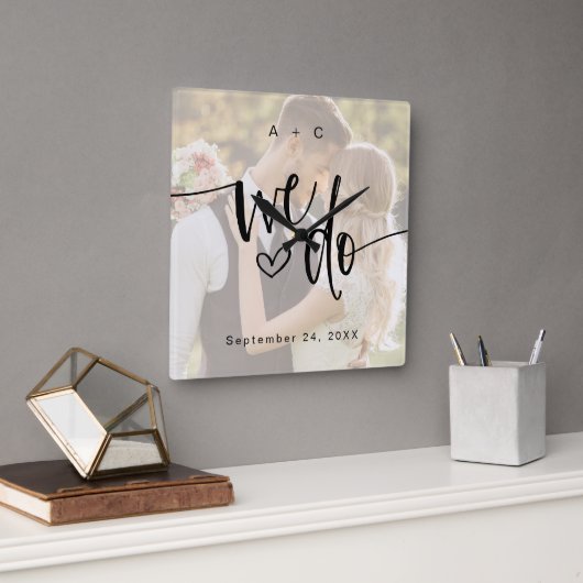 Wir erstellen ein Skript für ein Foto zur Hochzeit Quadratische Wanduhr (Büro)