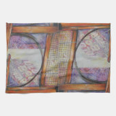 Wir fliegen alle Motten um das gleiche Licht. Geschirrtuch (Horizontal)