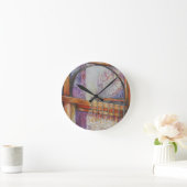 Wir fliegen alle Motten um das gleiche Licht. Runde Wanduhr (Zuhause)