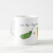 "Wir gehen zusammen" Erbsen & Karotten-Tasse Kaffeetasse (Vorderseite Links)