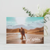 Wir Got Hitched Wedding Foto Ankündigung (Stehend Vorderseite)