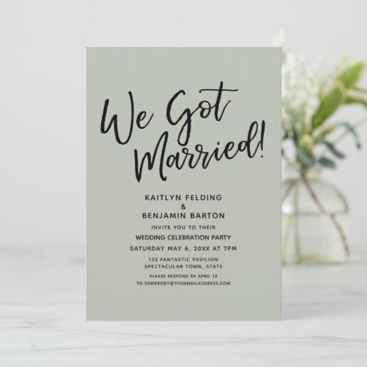 Wir Got Verheiratet! Lässig Sage Green Empfang Einladung (Stehend Vorderseite)