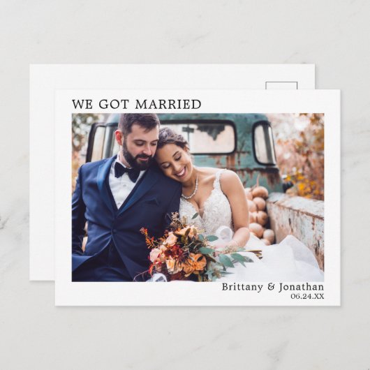 Wir Got Verheiratet modern Minimalistisch einfach Postkarte (Vorne/Hinten)