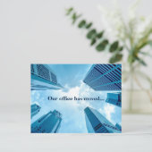 Wir haben das Büro Beruflich umgezogen Ankündigungspostkarte (Stehend Vorderseite)