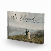 Wir haben das Foto der Kalligrafie-Ehe veröffentli (Rechts)