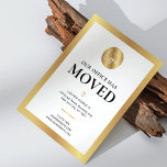 Wir haben das Logo-Büro für Business Gold umgezoge Postkarte<br><div class="desc">Lass deinen Kunden, Mitarbeitern und Zustellern mit diesem eleganten White & Gold Logo über deine neue Büroadresse. Wir haben die Postcard Design für die Geschäftskunden optimiert. Mit dem Gold-Effekt-Rahmen, modernen Schriftart, Platz für Ihr Firmenlogo, neuer Adresse, Kontaktdaten und Öffnungszeiten, ist diese moderne, von uns umgesetzte Corporate Postcard eine einfache Möglichkeit,...</div>