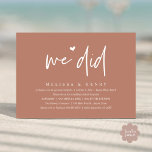 Wir haben das moderne Hochzeitstreffen Empfang Din Einladung<br><div class="desc">Markieren Sie den Anfang Ihrer Ewigkeit mit Eleganz mit unserer zeitgenössischen Terracotta braun erthy themed Hochzeitselopement Empfang Dinner Party feiert Einladungskarte, "We did". Diese Einladung eignet sich perfekt für Paare, die ihren fröhlichen Anlass ausdehnen und mit einem Hauch von Verspieltheit die Bühne für eine unvergessliche Veranstaltung geben. Das zeitlose Design...</div>