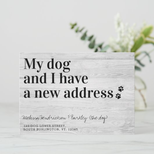 Wir haben den neuen Adresshund verschoben Ankündigung (Stehend Vorderseite)