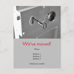 Wir haben die Postkarte mit einer alten Tür und ei