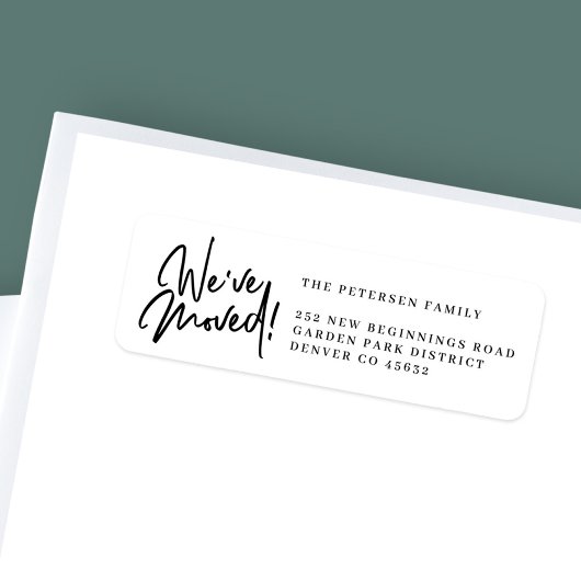 Wir haben ein einfaches Schwarz-weißes Rücksendead