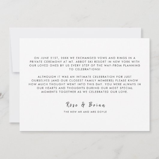 Wir haben ein minimalistisches Script-Foto für die Ankündigung (Rückseite)