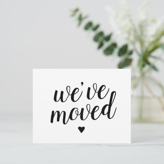 Wir haben eine neue Änderung der Adresse Niedliche Ankündigungspostkarte (Stehend Vorderseite)