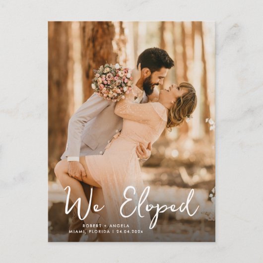 Wir haben eine romantische Hochzeitsankündigung Postkarte (Vorderseite)