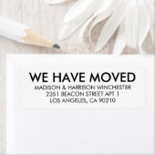 Wir haben einfache, moderne schwarz-weiße Gewohnhe (Insitu)