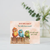 Wir haben lustige Vögel auf Zaun bewegt Postkarte (Stehend Vorderseite)
