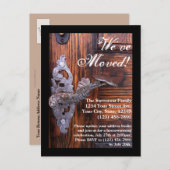 Wir haben uns bewegt, rustikale Tür bewegt Postkar Einladungspostkarte (Vorne/Hinten)