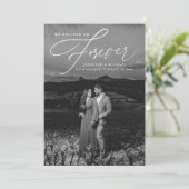 Wir haben uns für die Ankündigung der Verlobung en (Stehend Vorderseite)