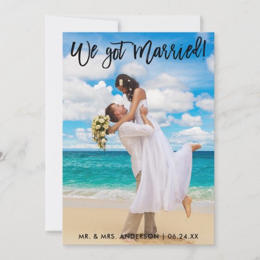 Wir haben Verheiratete Brush Script Celebration Ei Ankündigung (Vorderseite)