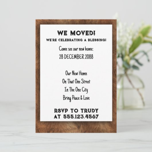 Wir haben Zuhause verschoben, um das Party der Erw Einladung (Stehend Vorderseite)