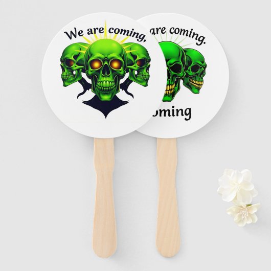 Wir kommen: Power und Angst in einem Design Fächer (Vorne und Hinten)