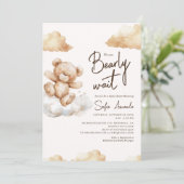 Wir können Bear Cloud Baby Dusche warten Einladung (Stehend Vorderseite)