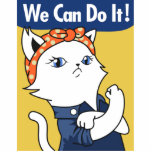 Wir können es tun! White Cat Rosie The Riveter Freistehende Fotoskulptur<br><div class="desc">"We Can Do It!" ist ein amerikanisches Kriegsposter aus dem Jahr 1943 von J. Howard Miller für Westinghouse Electric als inspirierendes Bild, die weibliche Arbeitermoral zu stärken. Das Poster wurde während des Zweiten Weltkriegs kaum gesehen. Es wurde in den frühen 1980er Jahren wiederentdeckt und in vielen Formen reproduziert, oft als...</div>