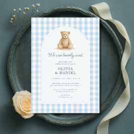 Wir können kaum warten Blau Gingham Babyparty Einladung