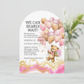 Wir können schon Abstrakt auf Rosa und Gold warten Einladung (Stehend Vorderseite)