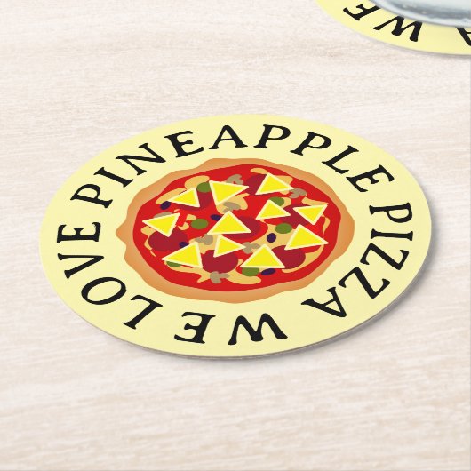 Wir Liebe Ananas Pizza lustig Runder Pappuntersetzer (Angewinkelt)