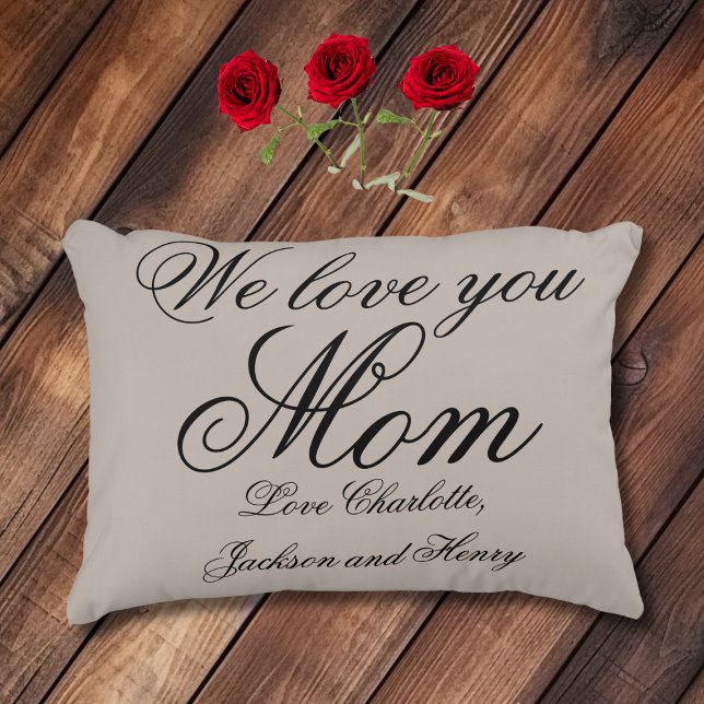 "Wir Liebe Sie Mama" Personalisierte Familiennamen Dekokissen ('We love you Mom' Personalized Family Names Black & Soft Gray Accent Pillow.)
