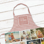 WIR LIEBE SIE NANA Großmutter Foto Collage Rosa Schürze<br><div class="desc">Wir Liebe dich Nana! Perfektes Geschenk für Muttertag,  Geburtstag oder Feiertage: Eine moderne,  süße Schürze,  die mit zehn Ihrer persönlichen Lieblingslieder sowie einer Nachricht,  den Namen der besten Großmutter aller Zeiten,  zugeschnitten ist. Das ist die staubige,  rosa und weiß gestreifte Version.</div>