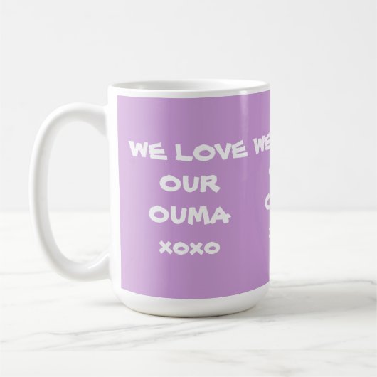 WIR LIEBE UNSERES OUMA GIFT Lila und weiß Kaffeetasse (Links)