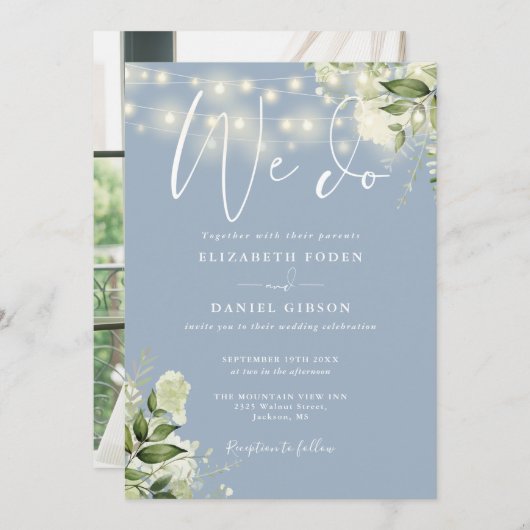 Wir machen Greenery Lights Foto Dusty Blue Wedding Einladung (Vorne/Hinten)