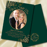 Wir machen immer noch Emerald & Gold Wedding Vow E Einladung<br><div class="desc">Diese wunderschöne Party Einladung zum Jubiläum mit einem eleganten Skripttitel, der "We Still Do" (Wir machen noch) liest. Es hat ein schlichtes und dennoch elegantes Design mit extravaganten goldenen Schriftzeichen auf einem smaragdgrünen Hintergrund, und Ihr Foto in einem ovalen Rahmen, umgeben von wackeligen Imitaten und Wirbel. Eine tolle Möglichkeit, um...</div>