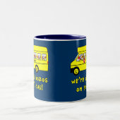 Wir sind alle Bozos auf dieser Bus-T-Shirts Zweifarbige Tasse (Mittel)