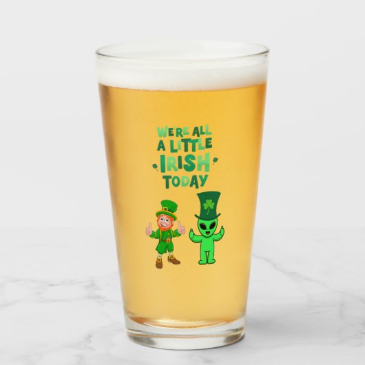 Wir sind alle ein bisschen irisch heute Leprechaun Glas (Vorne (Gefüllt))