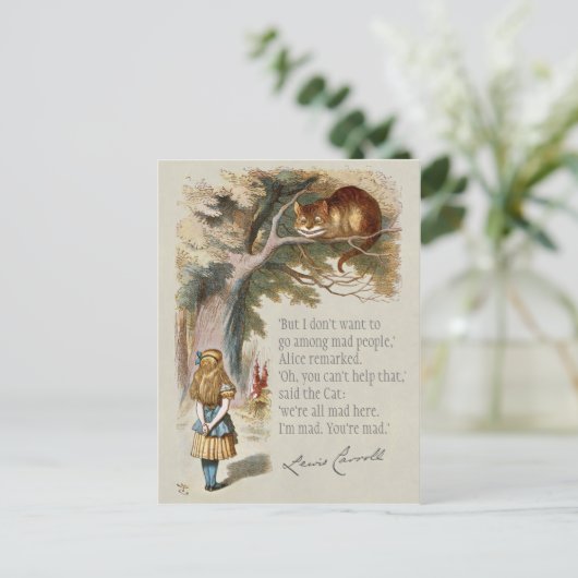 Wir sind alle verrückt hier Alice Cheshire Cat CC0 Postkarte (Stehend Vorderseite)