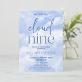Wir sind auf Cloud Nine Sparkle Clouds Baby Dusche Einladung (Stehend Vorderseite)