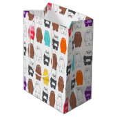 Wir sind Bärenbären bunten Bärenmustern Mittlere Geschenktüte (Rückseite Schrägansicht)
