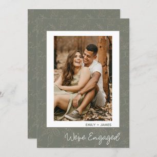 Wir sind eine Verlobte Foto Green Floral Engagemen Einladung