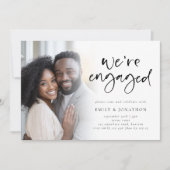 Wir sind eine Verlobte Foto-Overlay-Engagement-Par Einladung (Vorderseite)