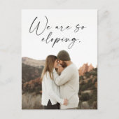 Wir sind gerade dabei, das Hochzeitsupdate-Foto zu Ankündigungspostkarte (Vorderseite)