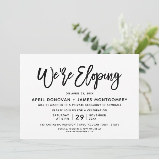 Wir sind gerade dabei, die Brush Typografy Hochzei Einladung (Stehend Vorderseite)