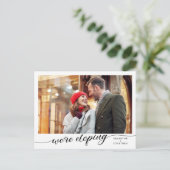 Wir sind gerade dabei, Foto zu entwickeln Ankündigungspostkarte (Stehend Vorderseite)