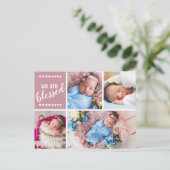 Wir sind gesegnet | Geburtsankündigung | Vielen Da Postkarte (Stehend Vorderseite)